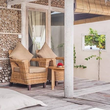Avia Villa Resort Gili Meno Dış mekan fotoğraf